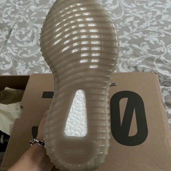 Yeezy boost sneakers - Picture 7 of 8